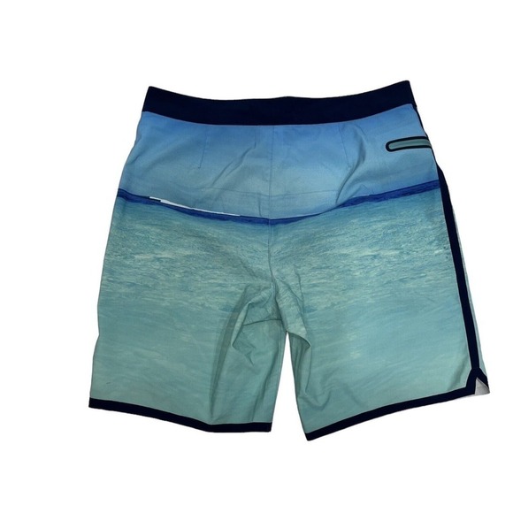 Vineyard Vines Photo Reel Striped Board Men’s Swim Shorts Size 32 - Picture 2 of 5